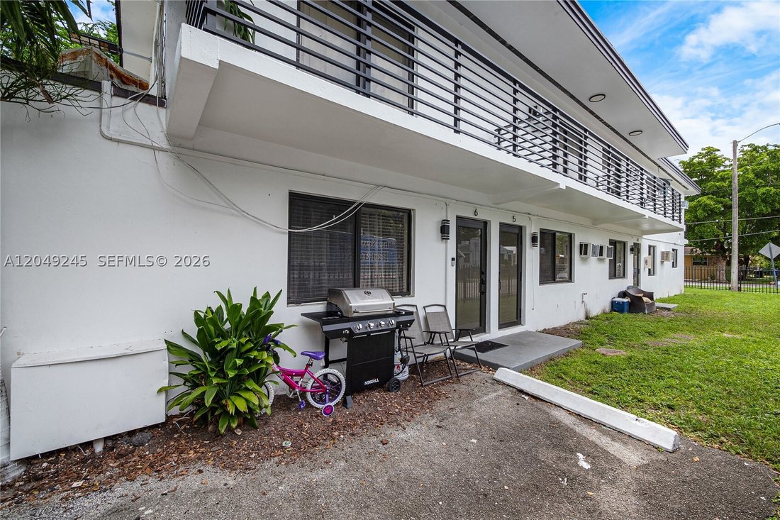 Miami, Florida, United States 3 - 18366122