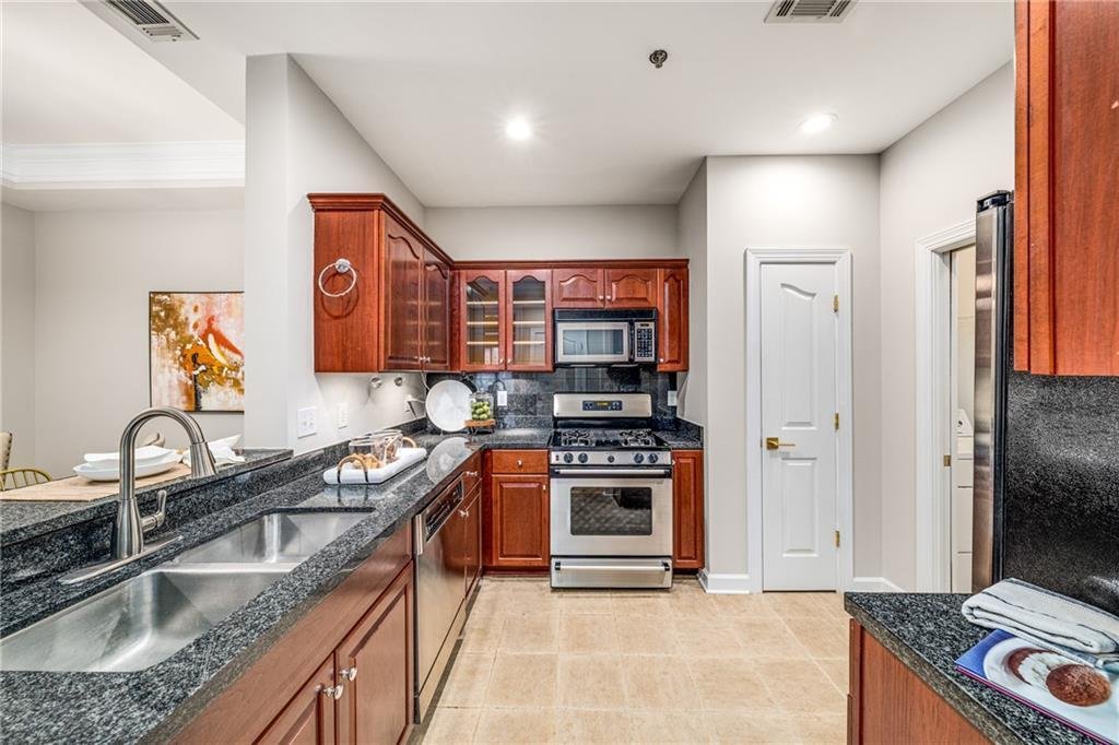 Condo in Atlanta, Georgia, United States 5 - 18363184