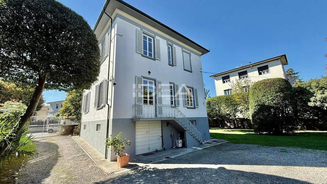 Villa in Sant'Anna, Lucca, Italy 2 - 17810369
