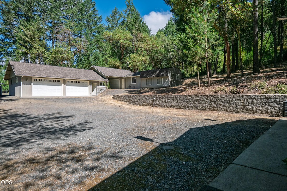 Land in Grants Pass, Oregon, United States 2 - 18365129