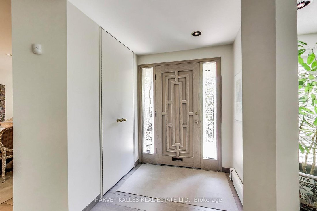 House in Toronto, Ontario, Canada 4 - 18369581