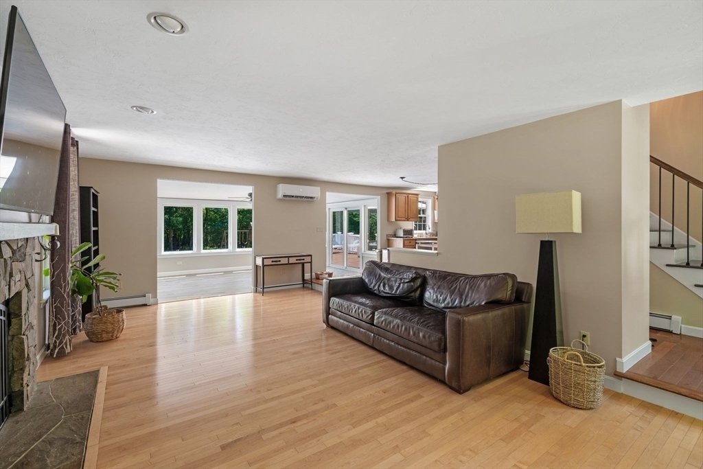 House in Middleborough, Massachusetts, United States 5 - 18362471