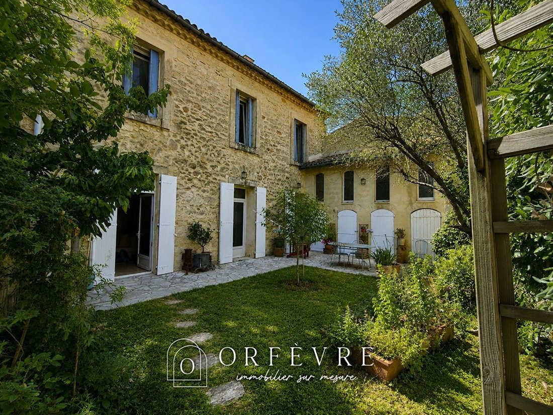 House in Centre Ville, Castries, France 2 - 18363019