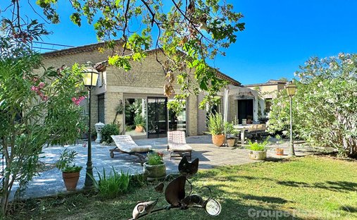 House in Nevons-route d'Apt, L'Isle-sur-la-Sorgue, France 1