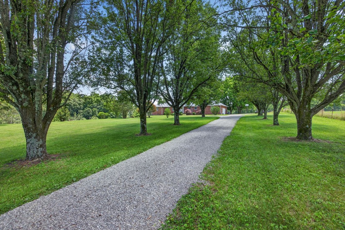 House in Jamestown, Tennessee, United States 4 - 18365767