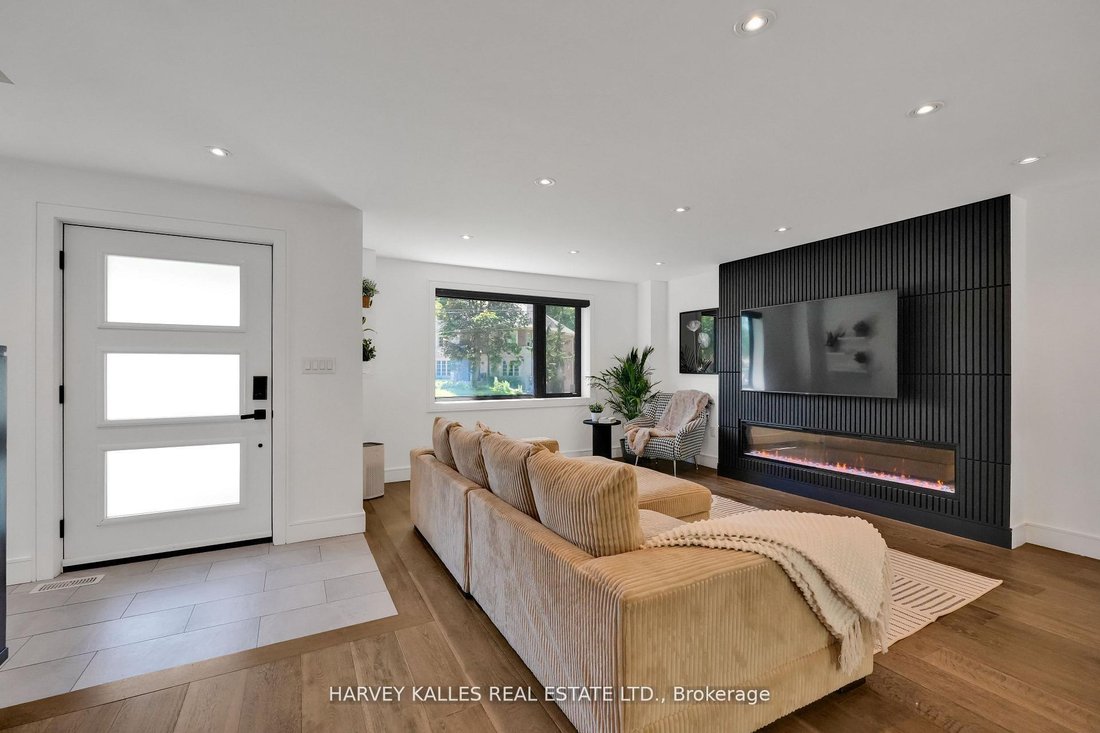 House in Toronto, Ontario, Canada 4 - 18369574
