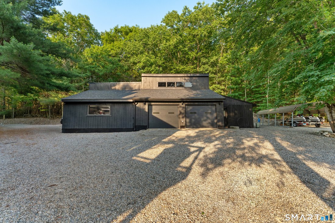 House in Killingly, Connecticut, United States 4 - 18365453