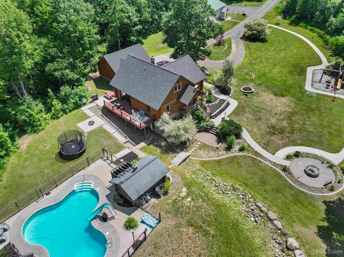 House in Hancock, Michigan, United States 1 - 18366809