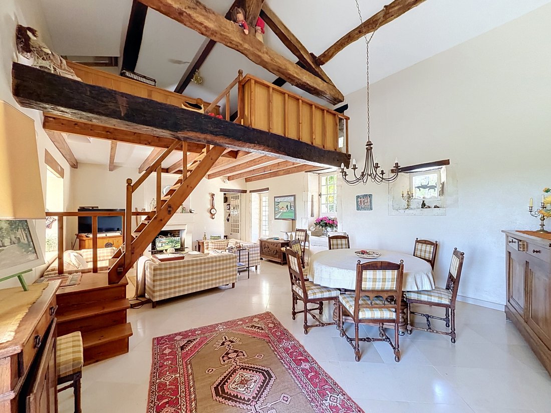 House in Champ de Mars-Bussatte-Victor Hugo, Angoulême, France 4 - 16497544