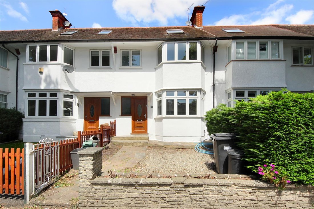 House in Acton Park, Ealing, England 2 - 18361935