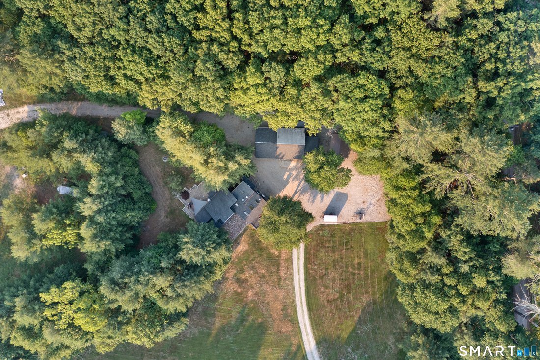 House in Killingly, Connecticut, United States 3 - 18365453