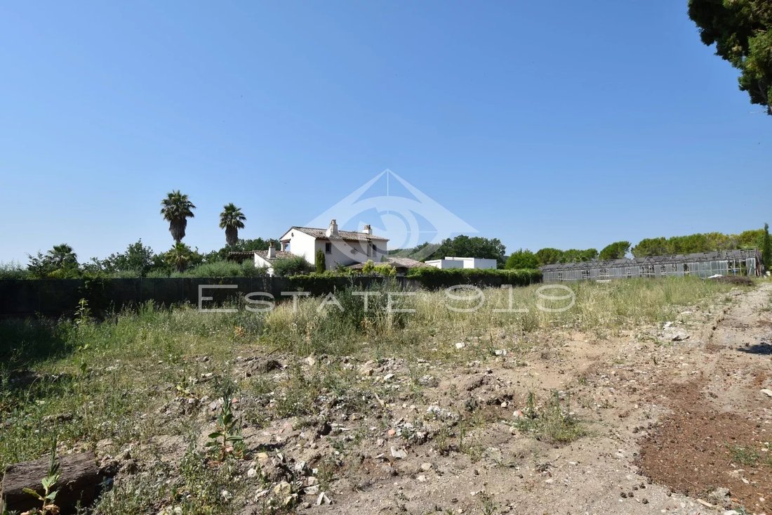Land in Châteauneuf-Grasse, Provence-Alpes-Côte d'Azur, France 4 - 18364128