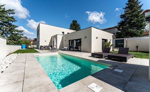 House in Montanay, Auvergne-Rhône-Alpes, France 1