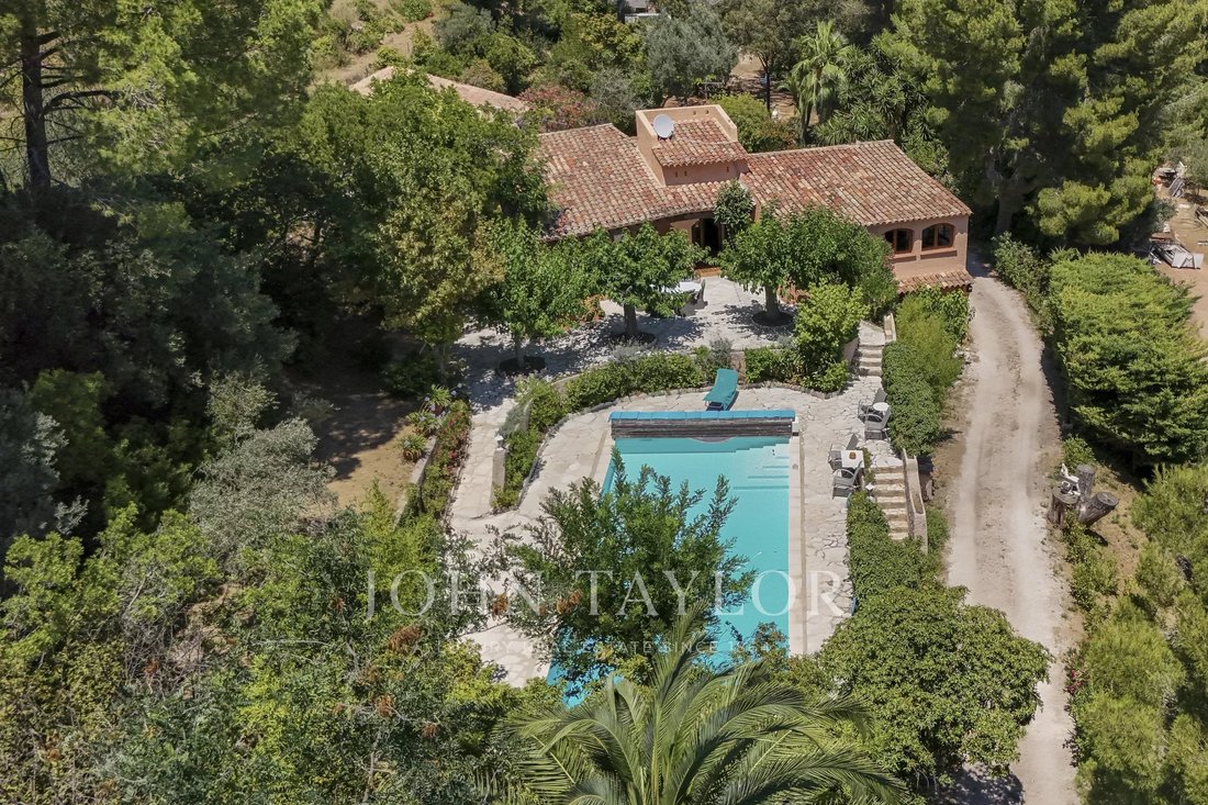 Casa a Bandol, Provenza-Alpi-Costa Azzurra, Francia 1 - 18364110
