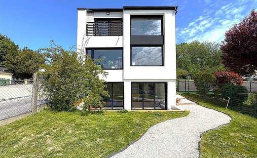 House in Villiers-Saint-Frederic, Ile-de-France, France 1