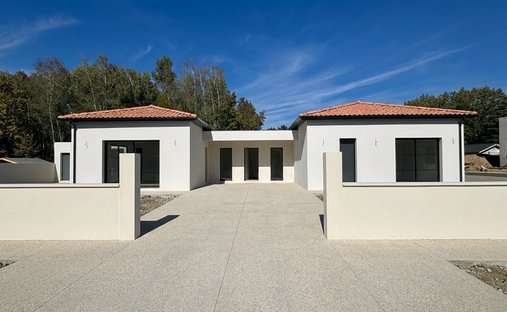 House in Loupes, Nouvelle-Aquitaine, France 1