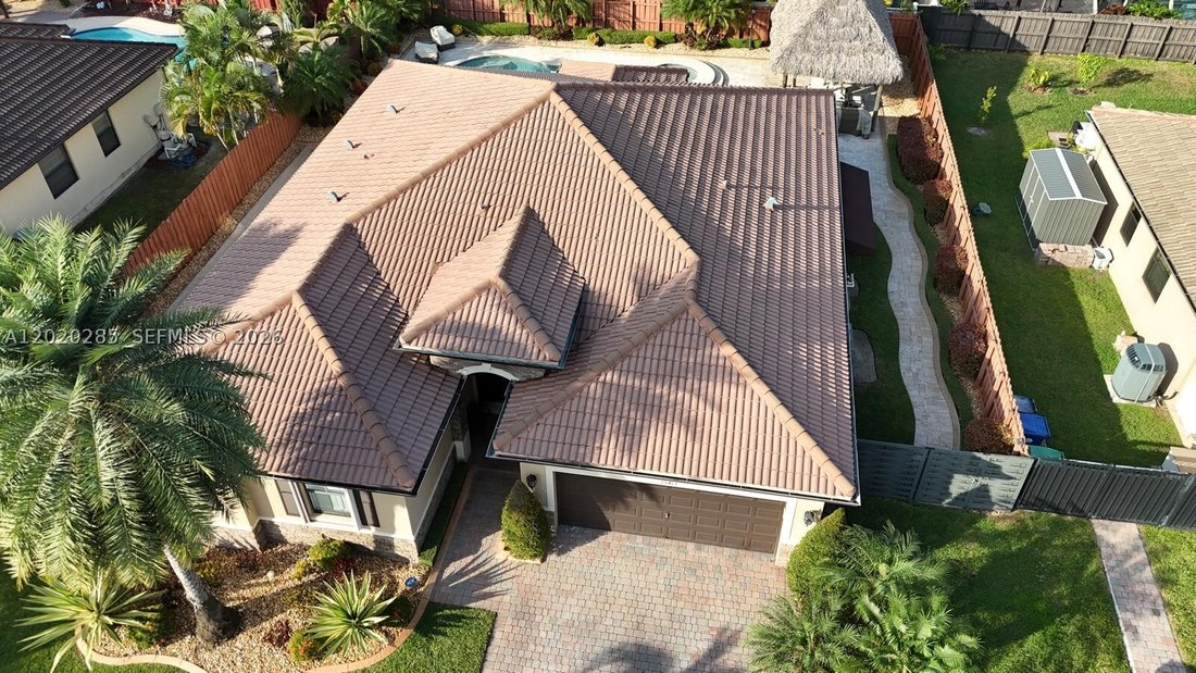 House in Miami, Florida, United States 3 - 17939182