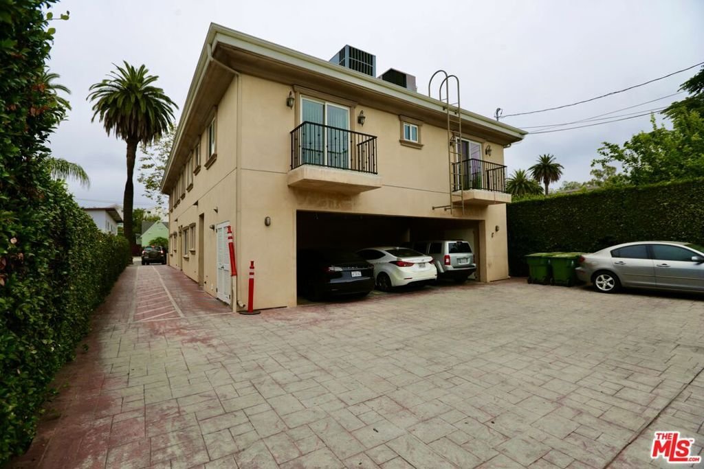 Los Angeles, California, United States 5 - 18364895