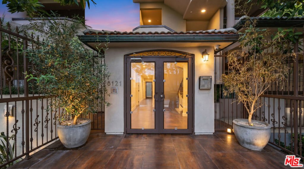 Condo in Los Angeles, California, United States 3 - 18364927