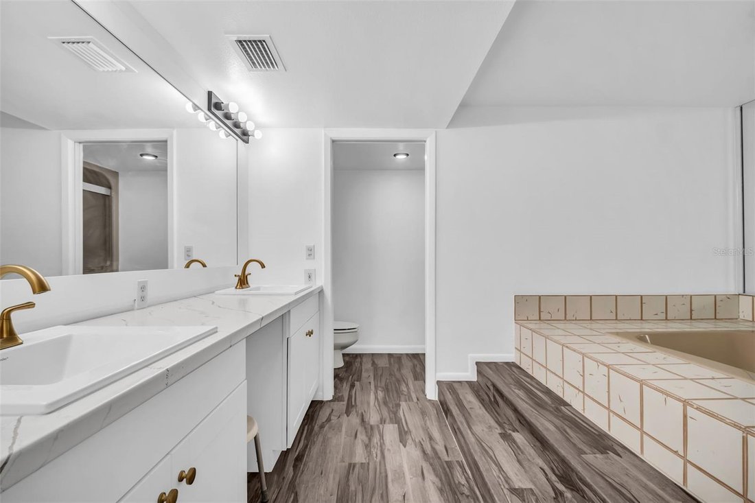 Condo in Clearwater, Florida, United States 5 - 18365581
