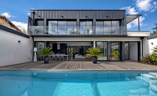 House in Saint Cyprien, Toulouse, France 1