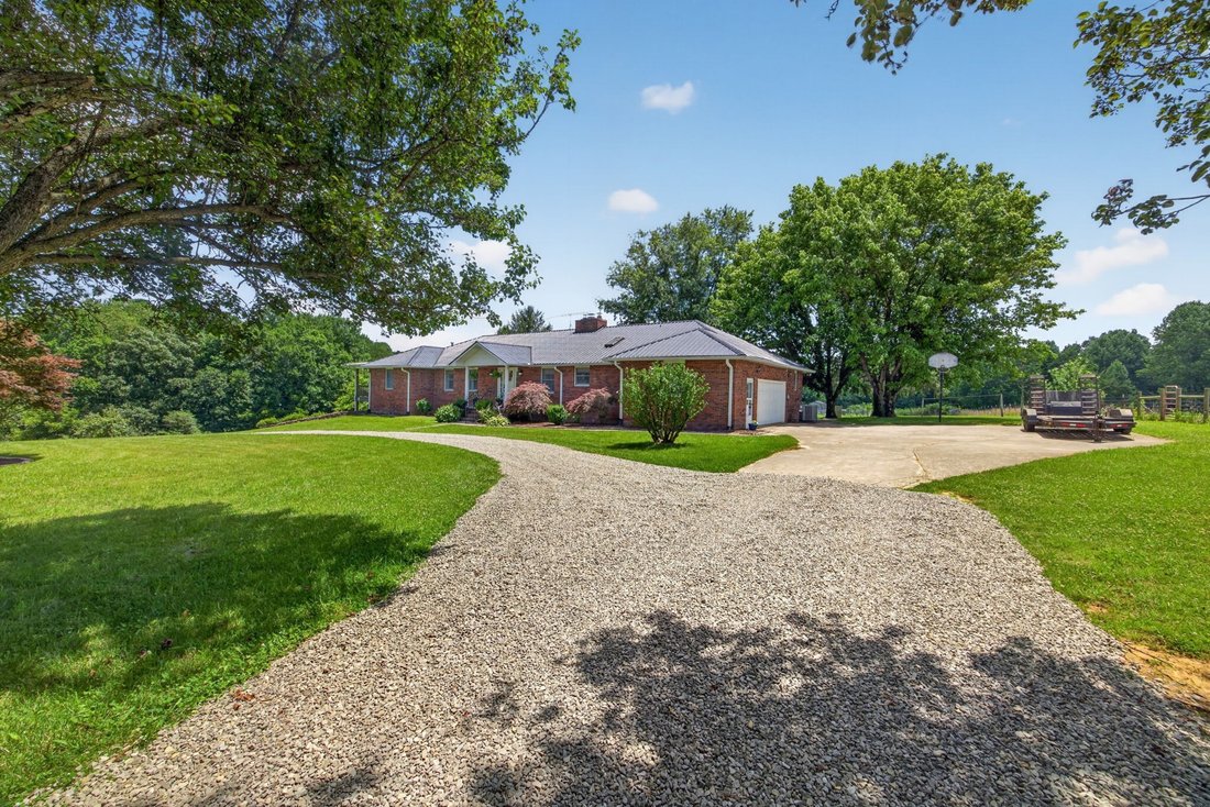 House in Jamestown, Tennessee, United States 2 - 18365767