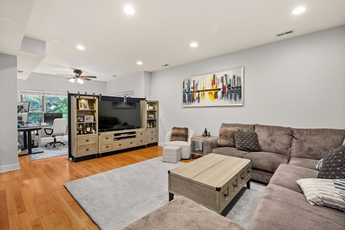 Condo in Chicago, Illinois, United States 5 - 18365677