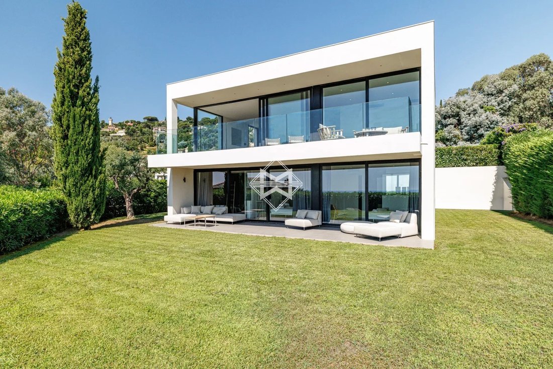 Villa in Cannes, Provence-Alpes-Côte d'Azur, France 2 - 18364119