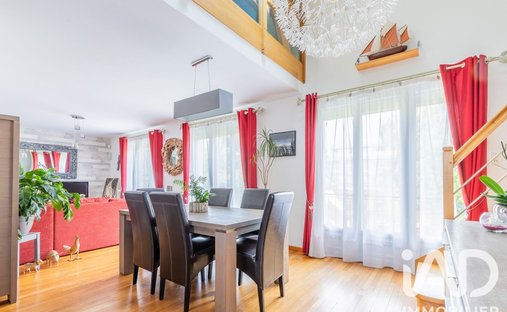 House in Est, Palaiseau, France 1