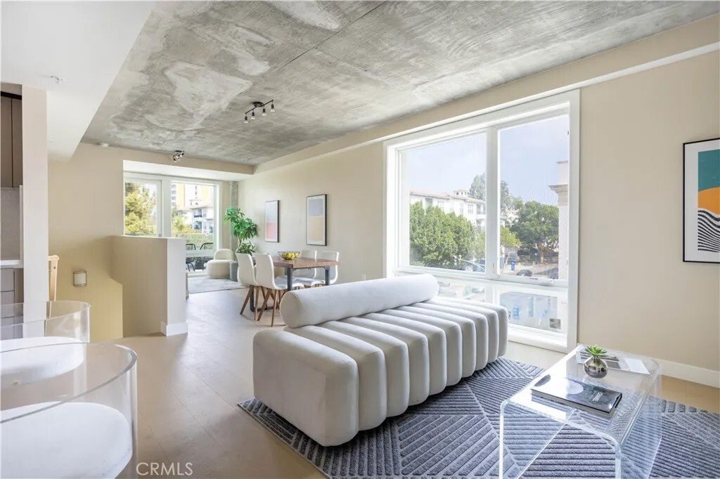 Condo in Altadena, California, United States 1 - 18366221