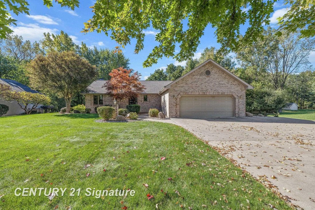 House in Saginaw, Michigan, United States 1 - 18364495