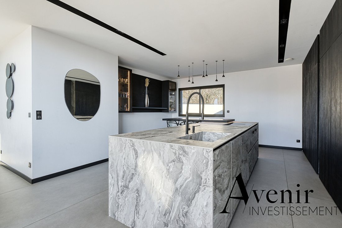 Villa in Decines-Charpieu, Auvergne-Rhône-Alpes, France 5 - 18361661