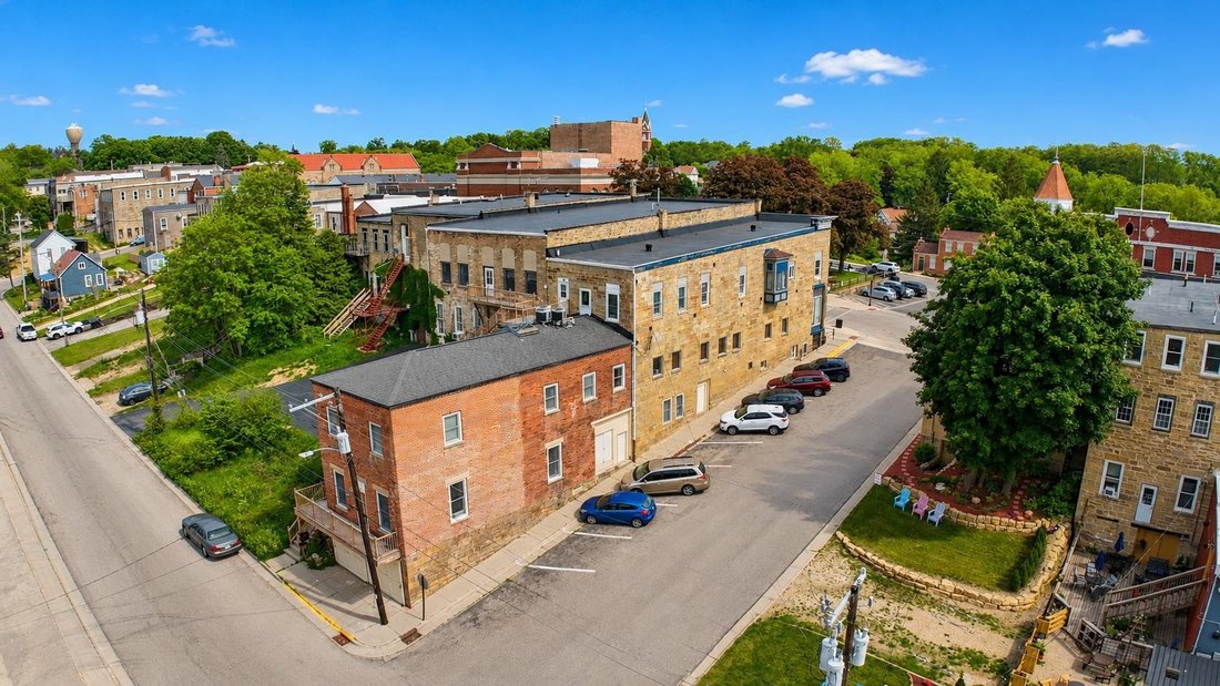 Mineral Point, Wisconsin, United States 2 - 18364964