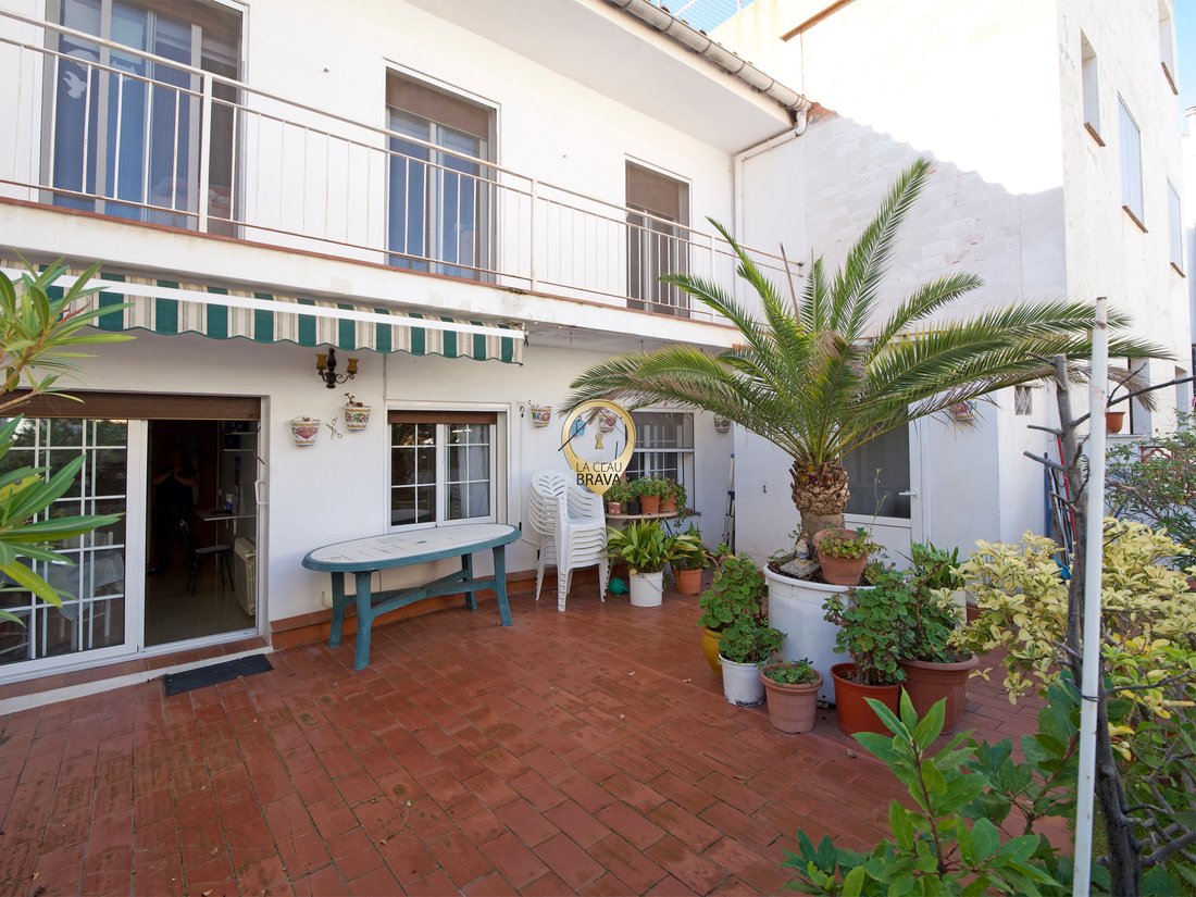 House in Quart, Catalonia, Spain 4 - 18363329