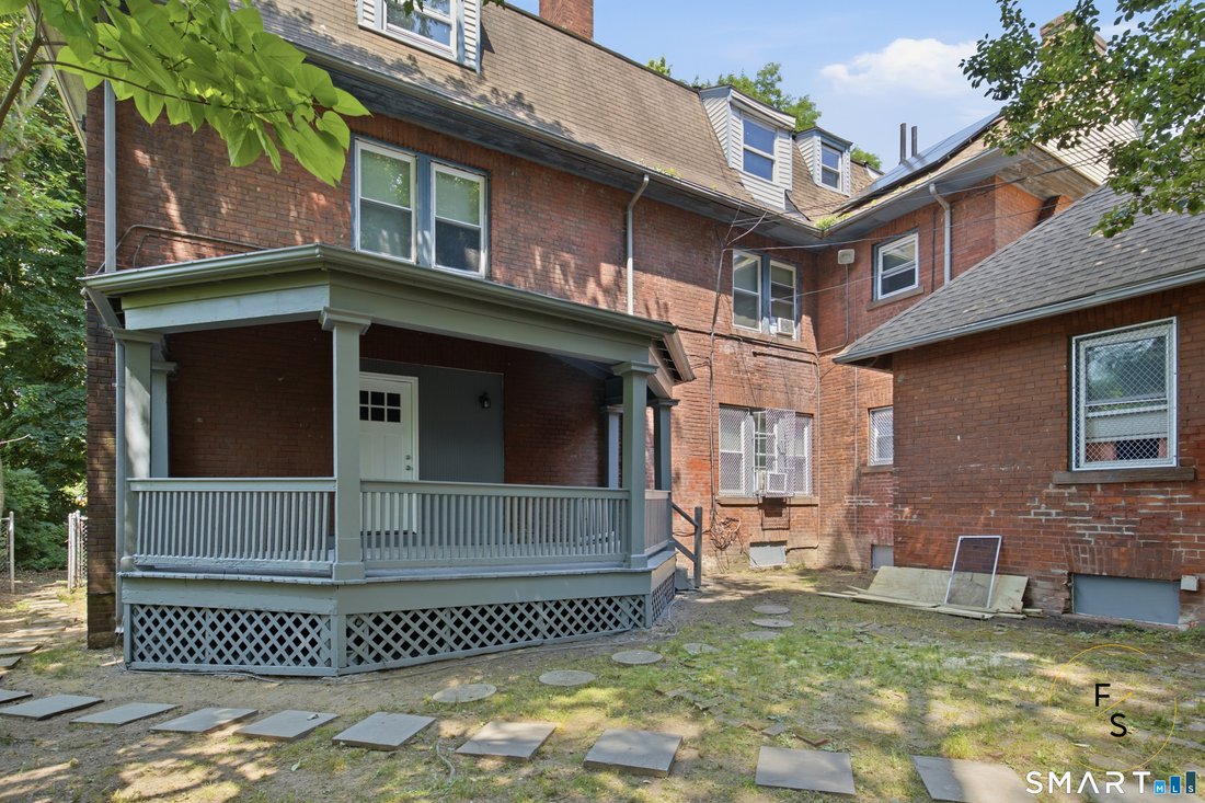 Hartford, Connecticut, United States 5 - 18365454