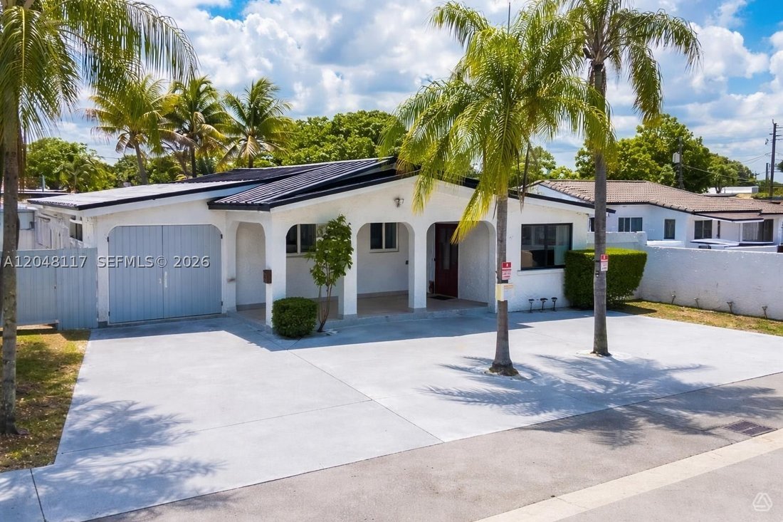House in Miami, Florida, United States 1 - 18362605