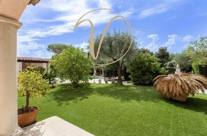 Villa in Villefranche-sur-Mer, Provence-Alpes-Côte d'Azur, France 4 - 15602878