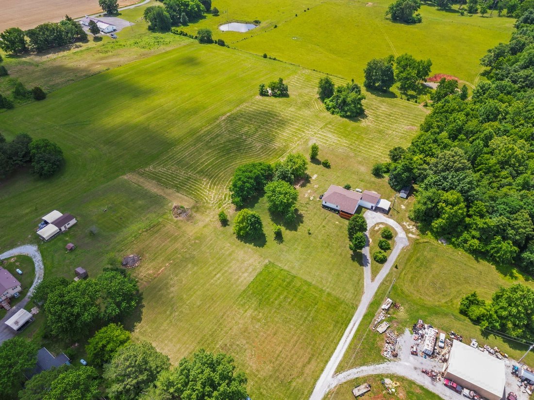 House in Springfield, Tennessee, United States 3 - 18365822