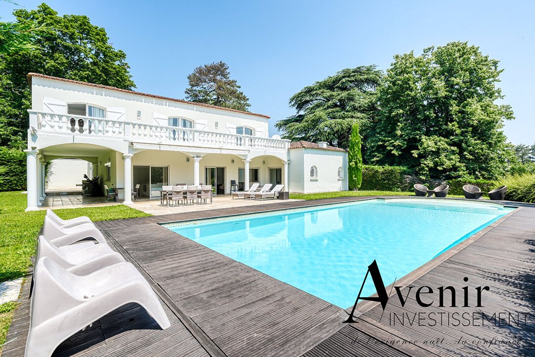 Villa in Écully, Auvergne-Rhône-Alpes, France 1 - 18361638