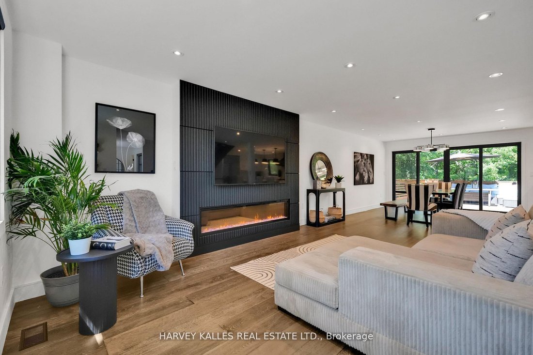 House in Toronto, Ontario, Canada 5 - 18369574