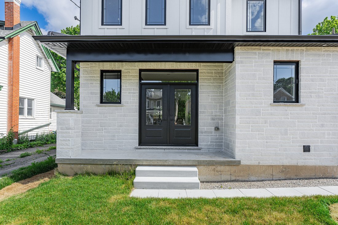 House in Cambridge, Ontario, Canada 5 - 18364305