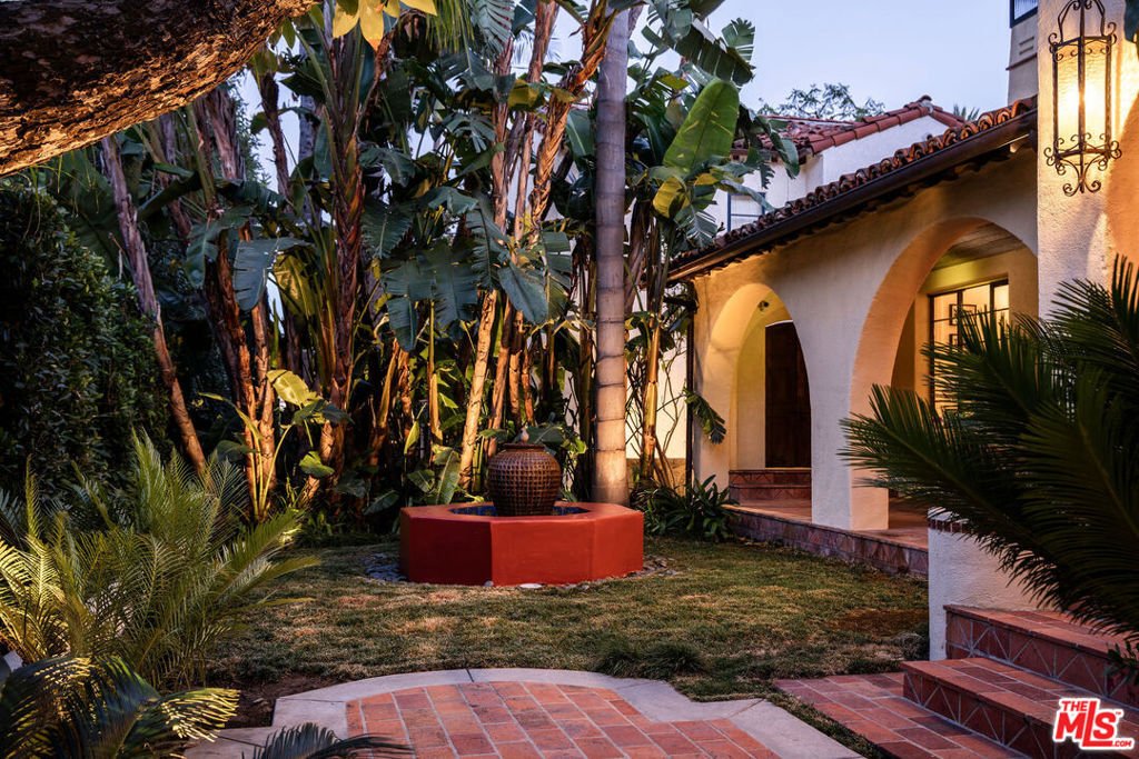 House in Los Angeles, California, United States 1 - 18362009