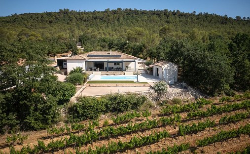 Villa in Forcalqueiret, Provence-Alpes-Côte d'Azur, France 1