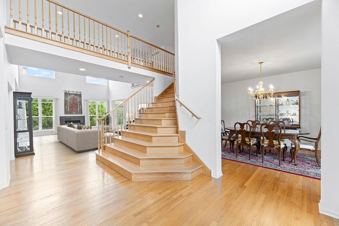 House in Highwood, Illinois, United States 2 - 18363050