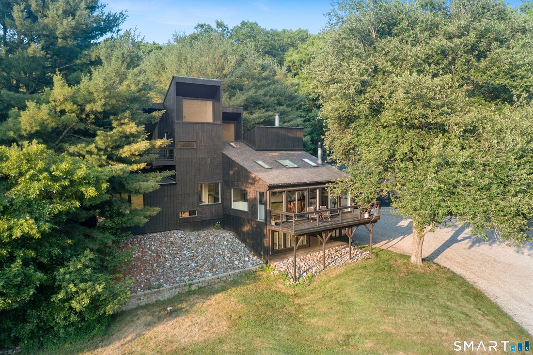 House in Killingly, Connecticut, United States 2 - 18365453