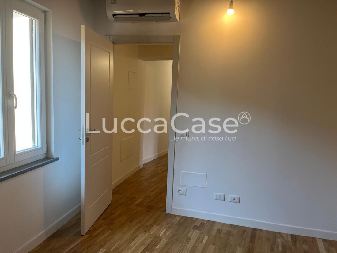 Apartment in Historic Center, Lucca, Tuscany 5 - 18361946