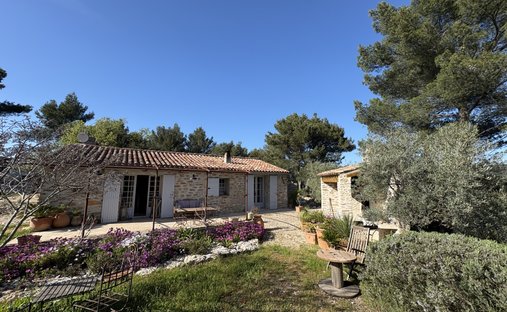 House in Centre Ville, Le Beausset, France 1