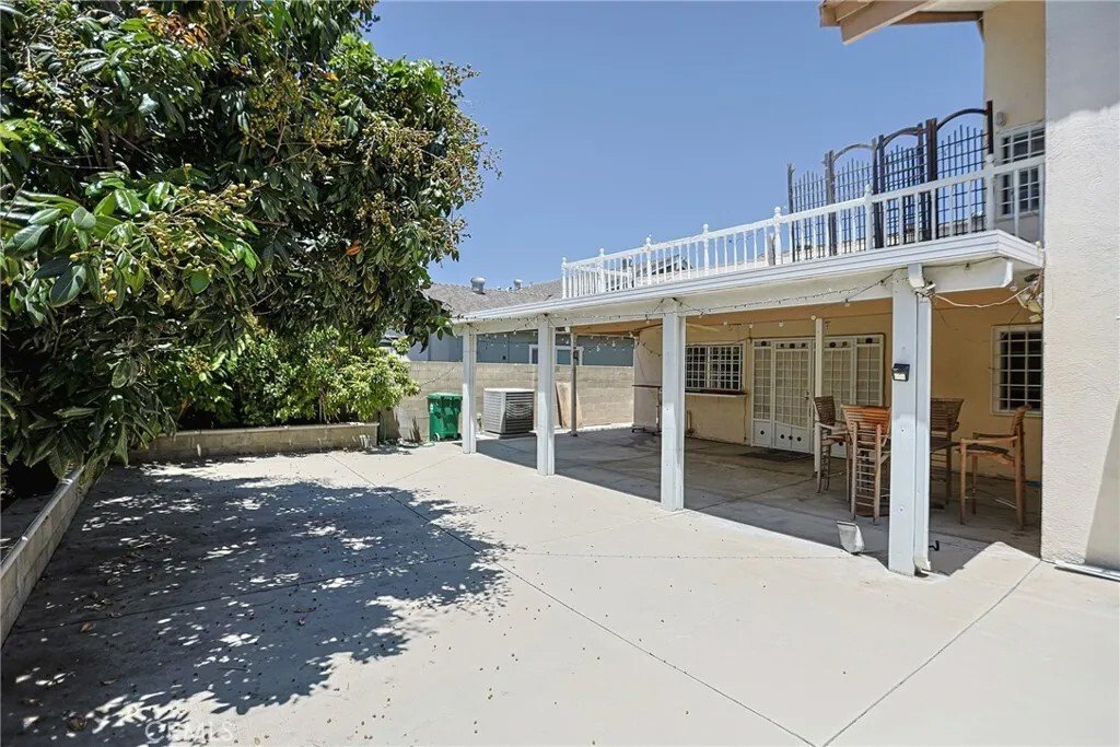 House in Westminster, California, United States 4 - 18081839
