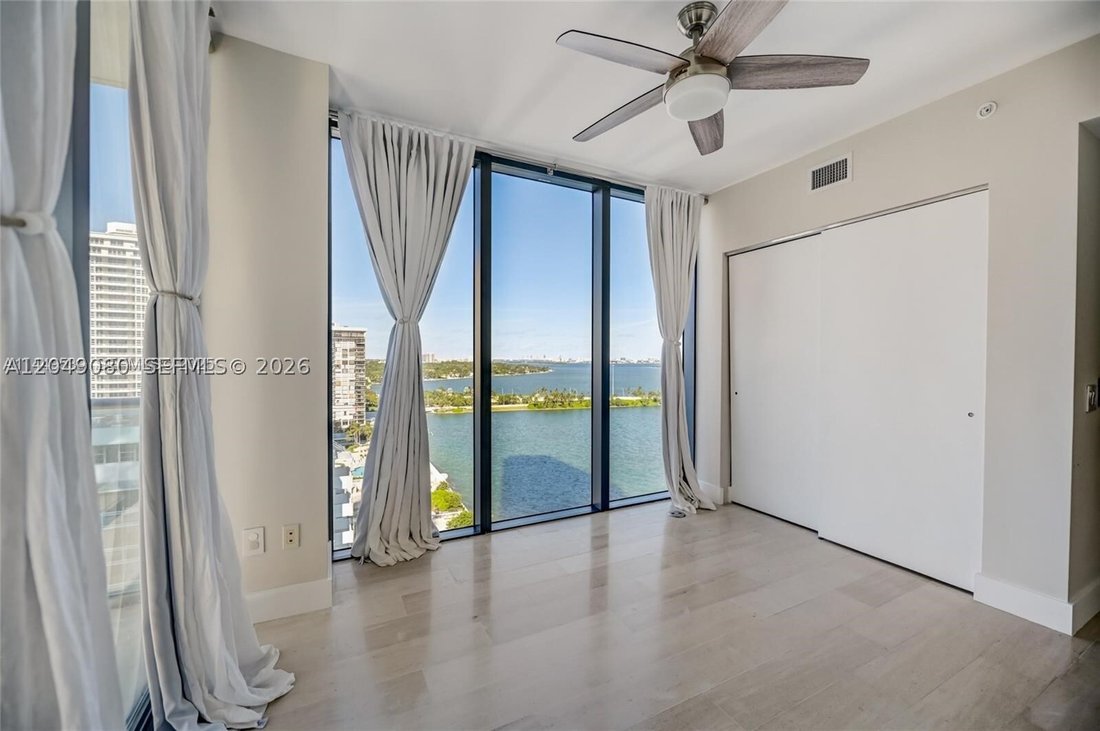 Condo in Miami, Florida, United States 4 - 18362598