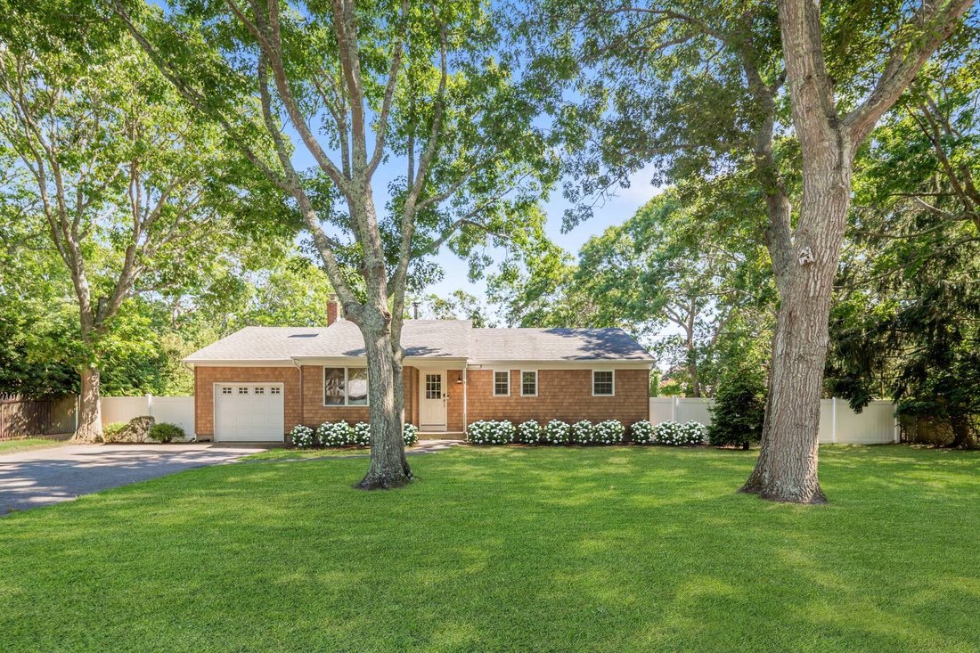 House in Hampton Bays, New York, United States 1 - 18361686